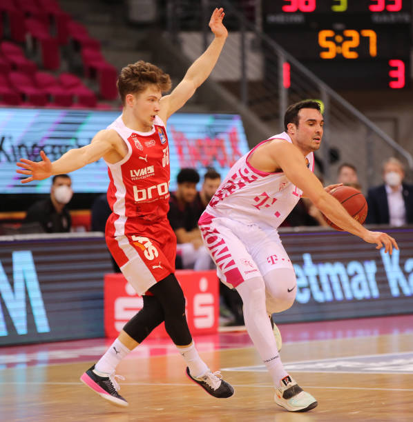 他在定位球 他在定位球