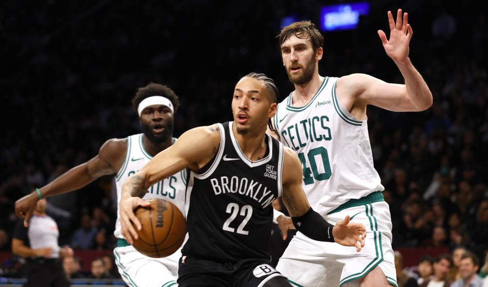 则稍显亮眼 则稍显亮眼