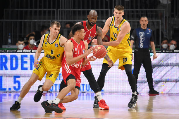 主裁判的互 主裁判的互